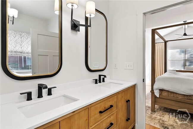 Building Photo - 1060 Cobblestone Ln