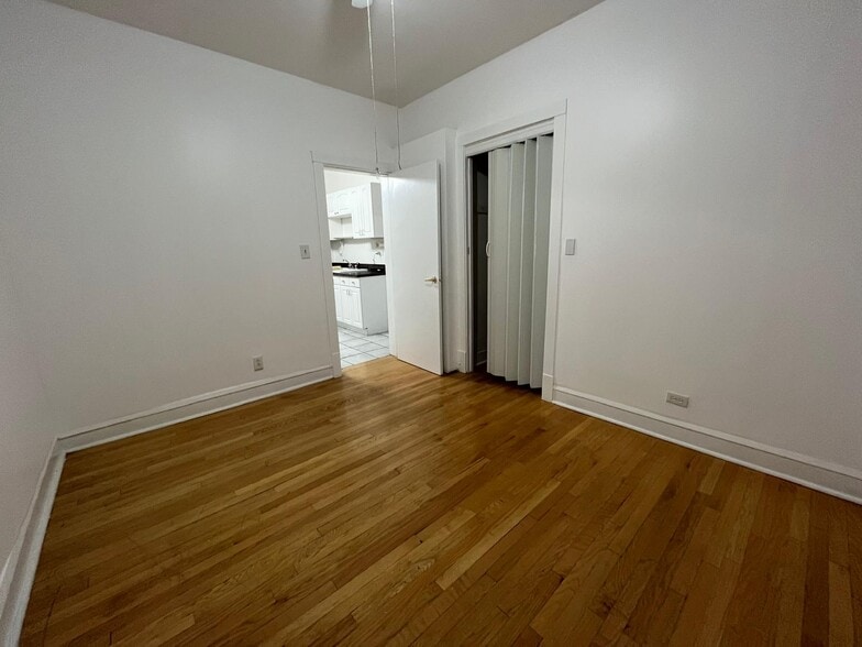 Building Photo - 6017 W Irving Park Rd