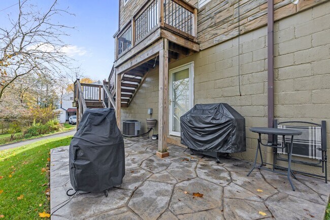 Building Photo - 3331 Wallace Dr