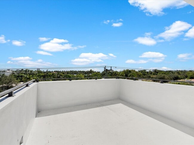 Building Photo - 1134 71st St