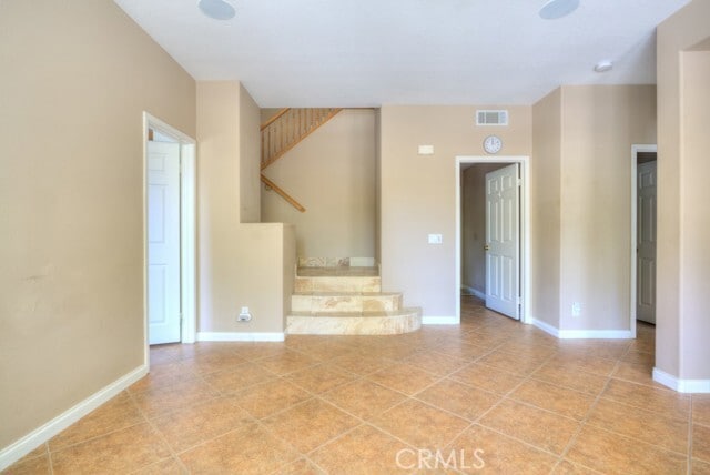Building Photo - 2029 Vista Del Sol