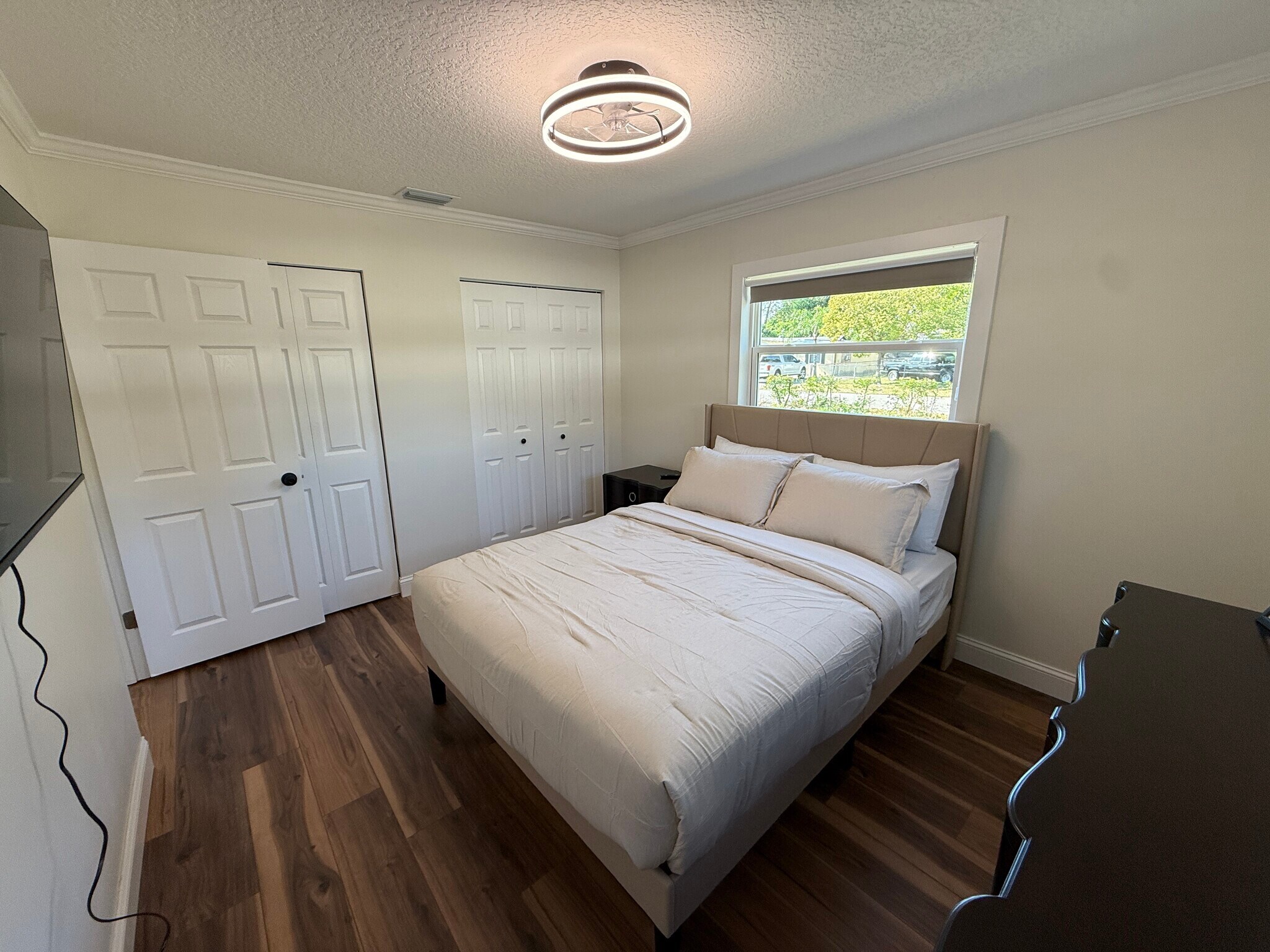 Building Photo - 709 Suzette Dr