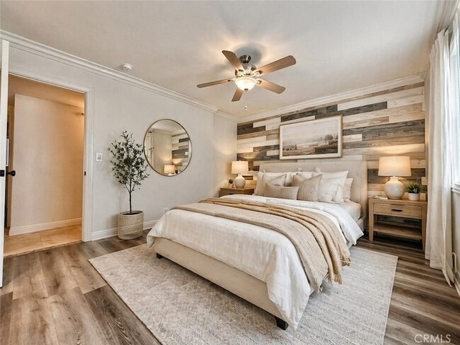 Building Photo - 904 W Balboa Blvd