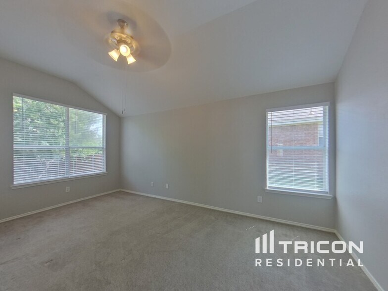 Building Photo - 637 Chalk Knoll Rd