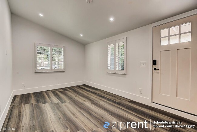 Building Photo - 1 br, 1 bath House - 11468 North Prager Av...