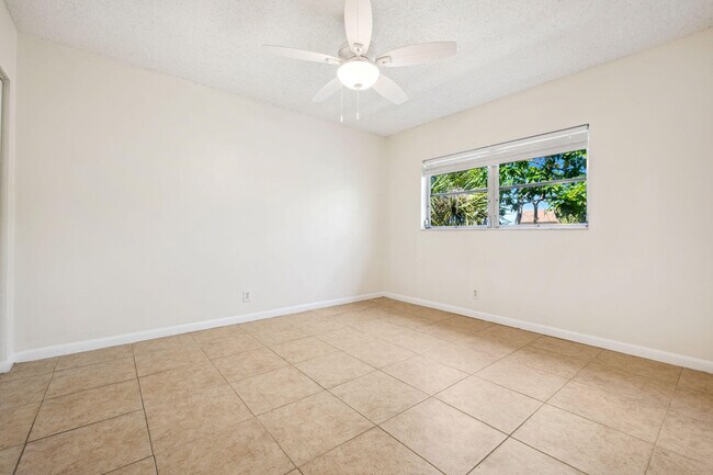 Building Photo - 308 Southwind Ct