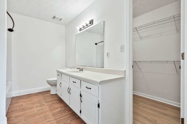 Building Photo - Updated 3 Bed 2 Bath Home in Tyrone with Private Yard and Covered Patio!