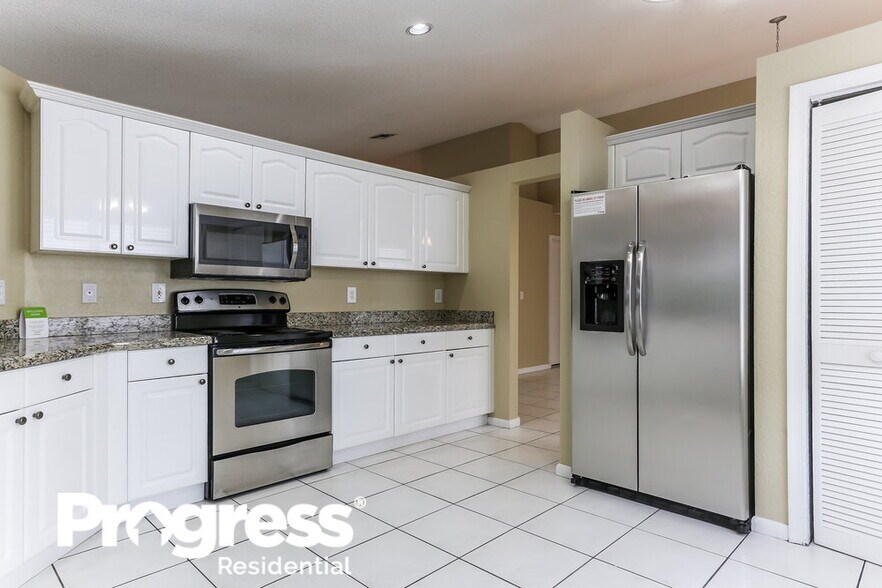 Building Photo - 5339 NW 99th Ln
