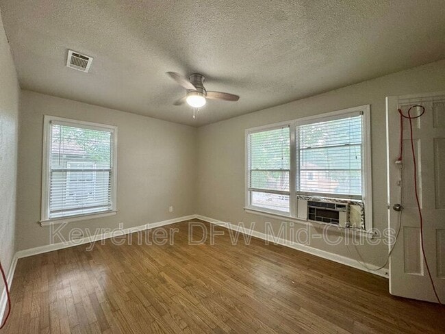Building Photo - 311 N Oak Cliff Blvd