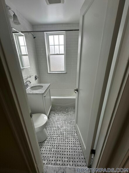 Building Photo - 22 Chauncy St