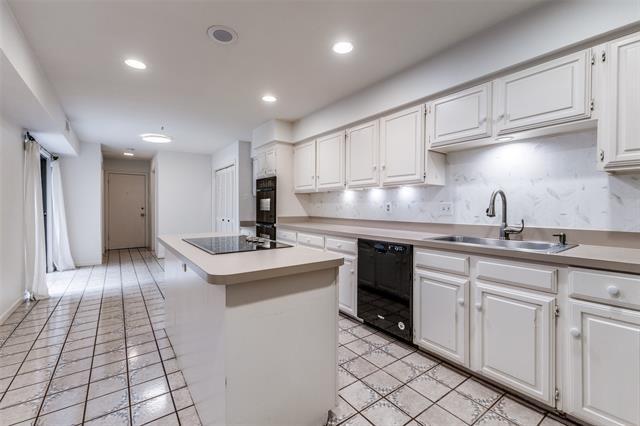 Building Photo - 12202 Montego Plaza