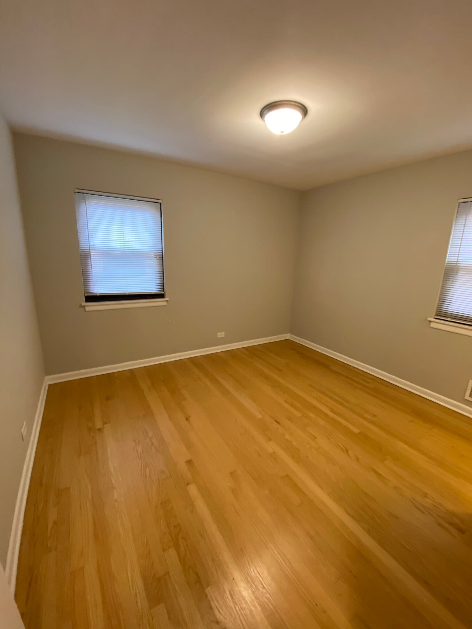 Bedroom 2 will fit Queen Bed or be a good office - 1942 Linden Ave