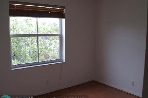 Building Photo - 6316 Seminole Terrace