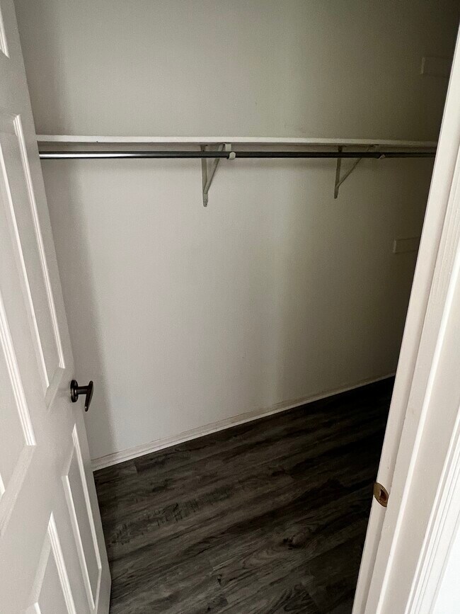 Building Photo - 2334 Raider Dr