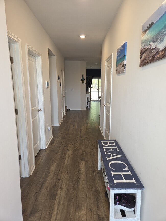 Building Photo - 3402 Bells Lk Cir