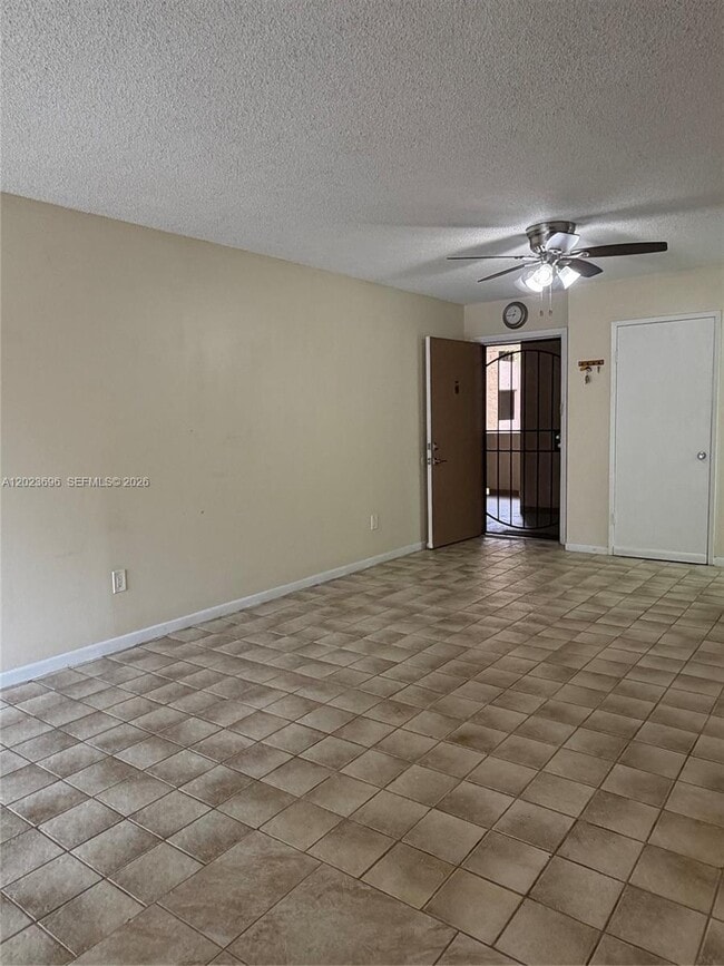 Building Photo - 9150 Fontainebleau Blvd