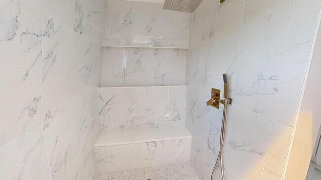 Building Photo - 911 Monroe St NW