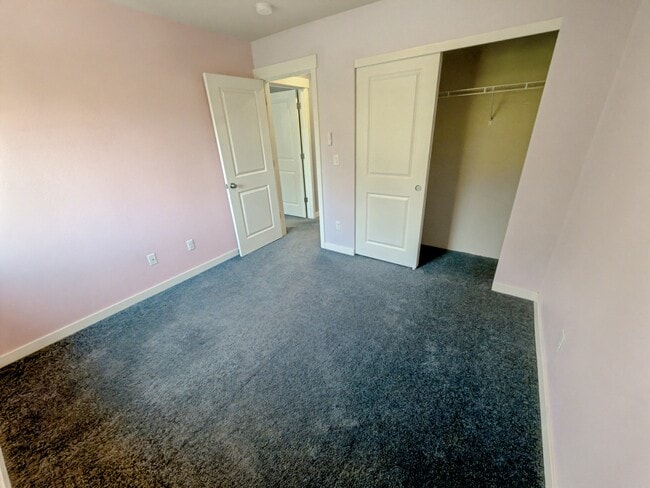 Building Photo - 588 SW 197th Pl
