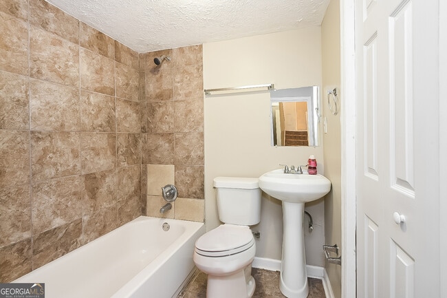 Building Photo - 3668 Willow Wood Way NW