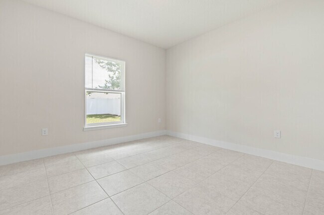 Building Photo - 11 Portia Ln