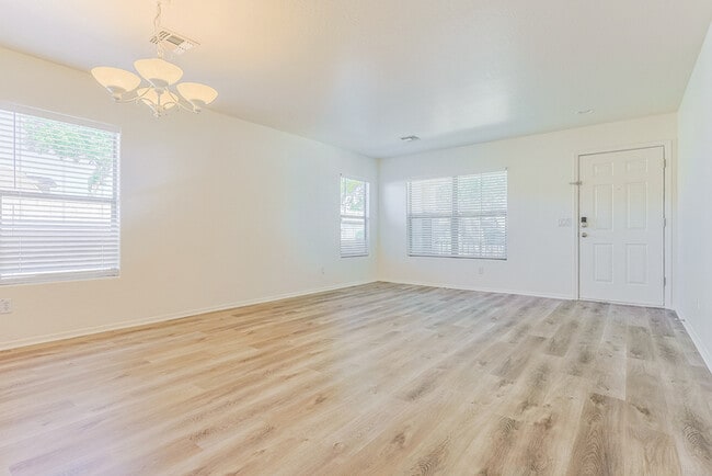 Building Photo - 3113 W Hayden Peak Dr