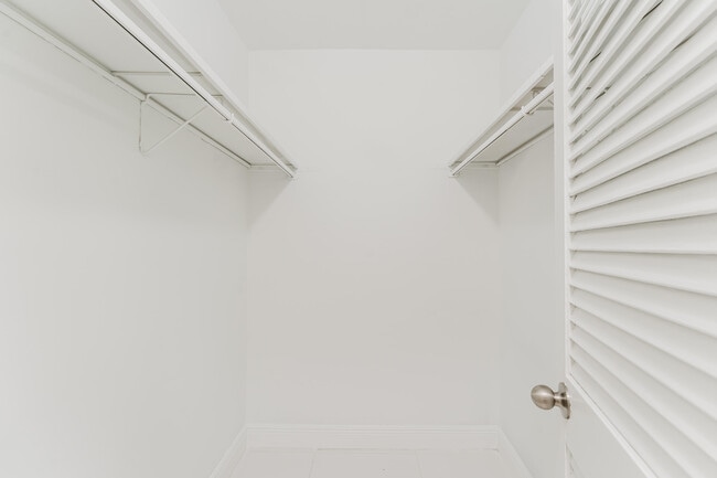 Building Photo - 606 NW 13th St