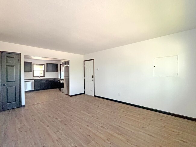 Building Photo - 601 6th Ave SW
