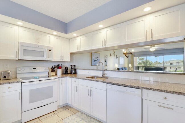 Building Photo - 275 Palm Ave