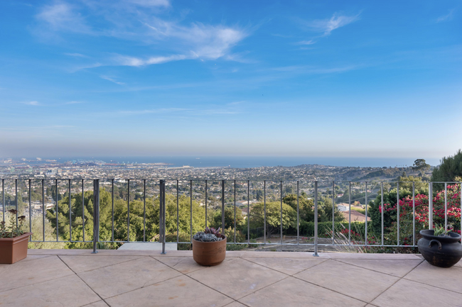 Building Photo - 4512 Palos Verdes Dr E