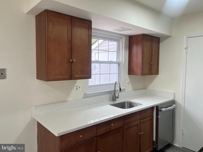 Building Photo - 702 Brandon Cir