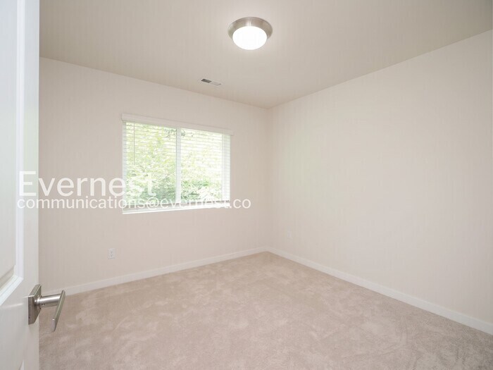Building Photo - 14012 44th Dr SE