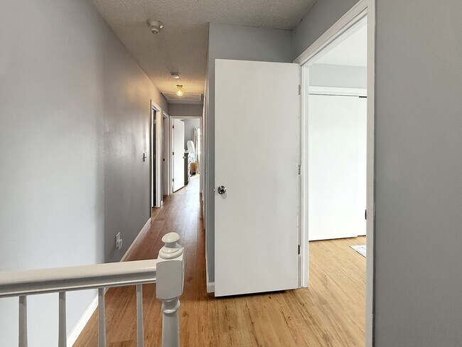 Building Photo - $0 DEPOSIT OPTION. SPACIOUS 4-BEDROOM CENT...