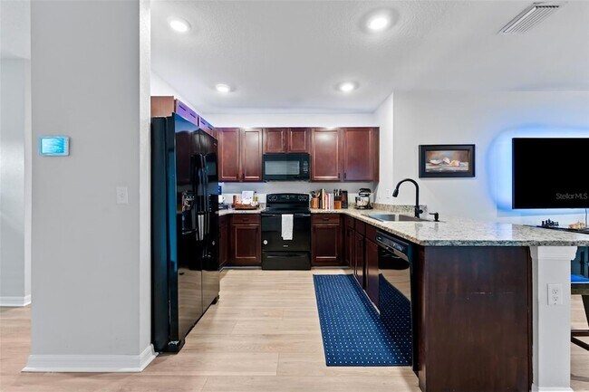 Building Photo - 10918 Trailing Vine Dr