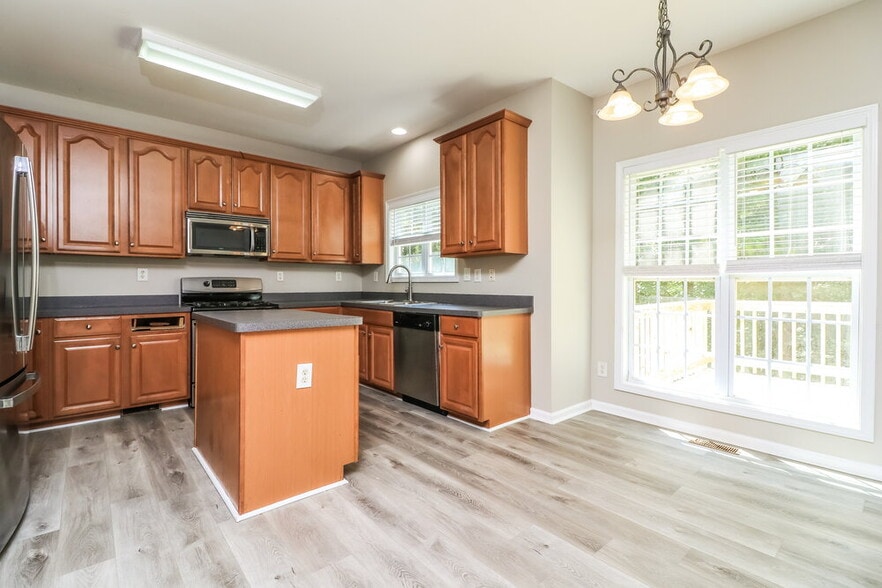 Building Photo - 337 Vinings Vintage Cir SE