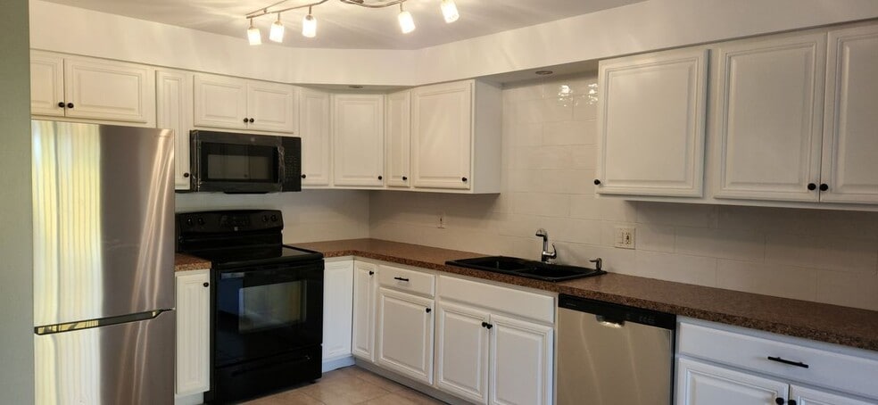 Building Photo - 12339 Woodrose Ct