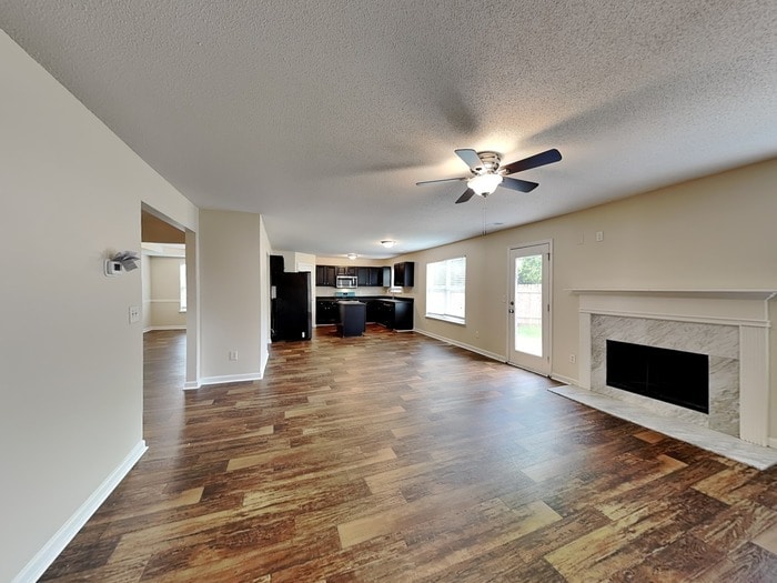 Building Photo - 6095 Trotters Cir