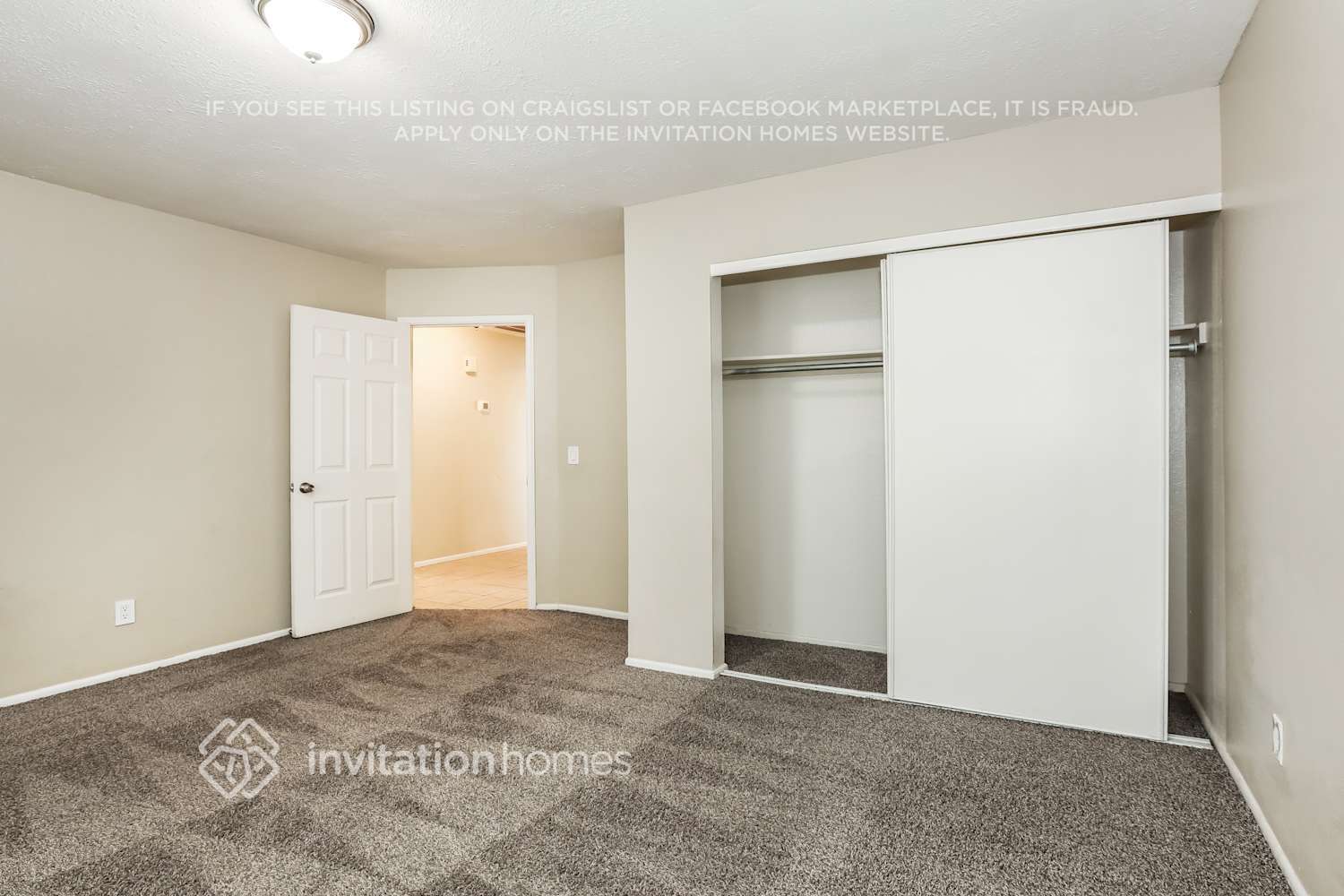 Building Photo - 822 E Gila Ln