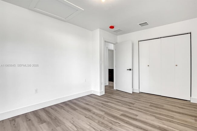 Building Photo - 802 S M St