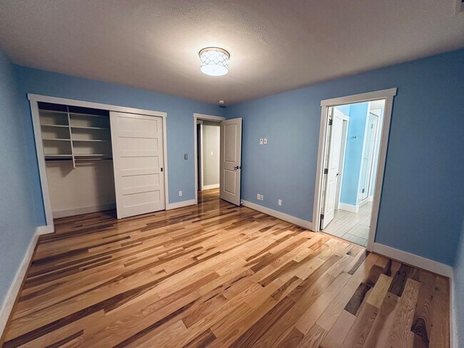Building Photo - Fabulous 4 Bedroom/2 Bath Home! Available ...