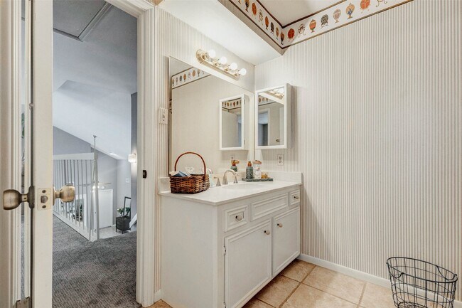 Building Photo - 202 Old Bridge Lake St