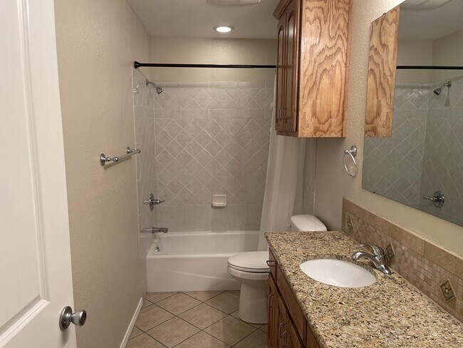 Building Photo - 80 County Rd 4520