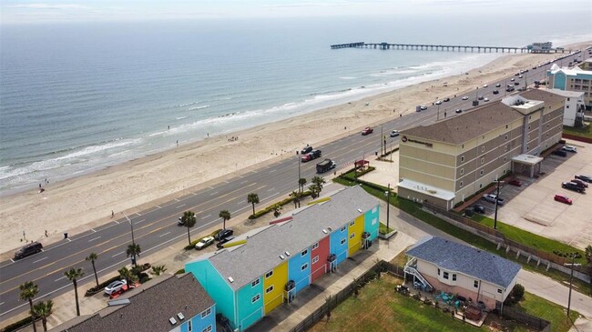 Building Photo - 8416 Seawall Blvd