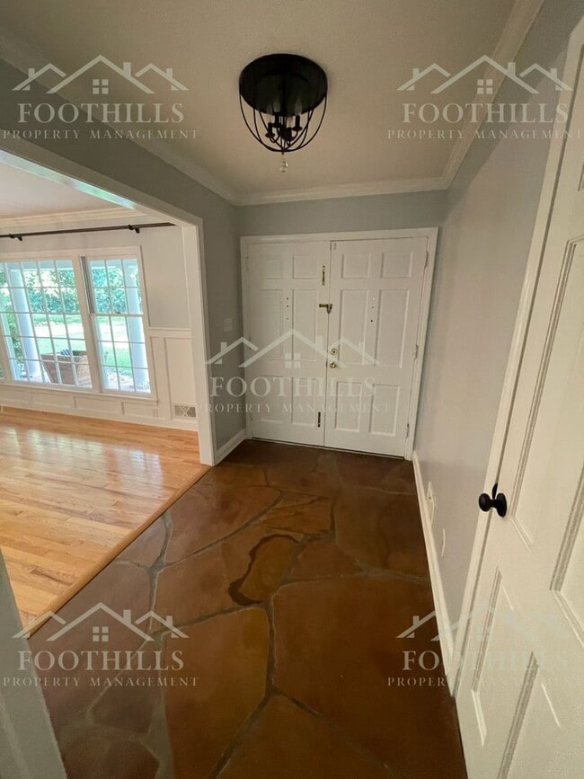 Building Photo - Your Next Home Awaits – 4 Bedrooms, 2.5 Ba...