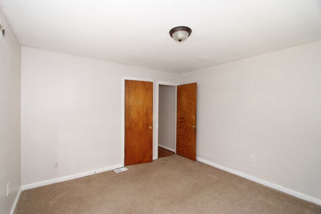 Building Photo - 3 Bed 1 Bath House