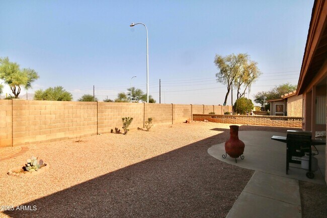 Building Photo - 6973 S Oakmont Dr