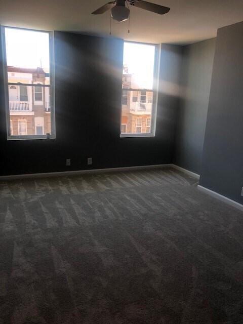 Building Photo - 2 bedroom townhome at Washington Village!