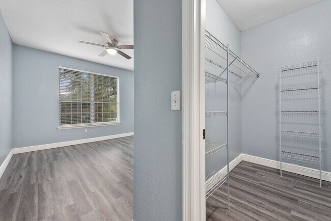 Building Photo - 2 Bedroom/2 Bath Condo with Garage and Pool view in Grand Reserve at Kirkman Parke