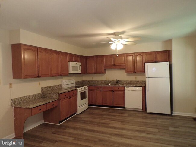 Building Photo - 8305 Ridge Crossing Ln