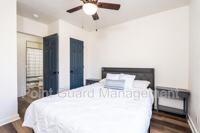 Building Photo - 713 S. Sylvan - 713S