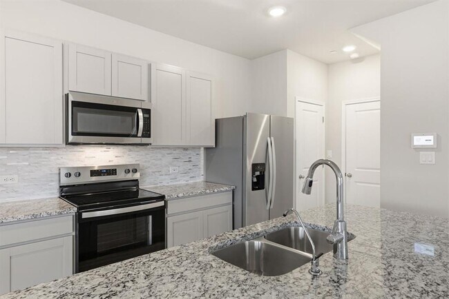 Building Photo - 12809 Village Spun Plz